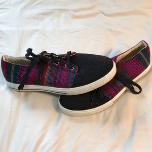 INKKAS Woven Print Shoe